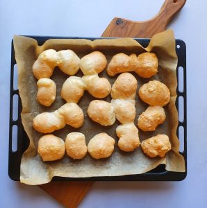 Read more about the article לחמניות ברזילאיות – Pão de Queijo