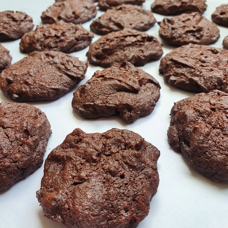 עוגיות שוקולד פאדג׳ ללא גלוטן. צילום: דביר בר